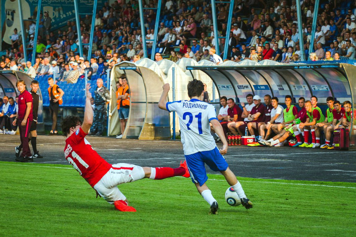 СЫГРАЕМ СО СПАРТАКОВЦАМИ 