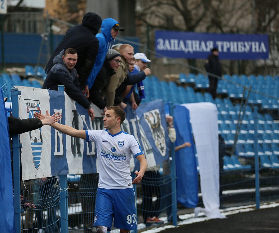 Футбол западная трибуна. Западная трибуна Шинник
